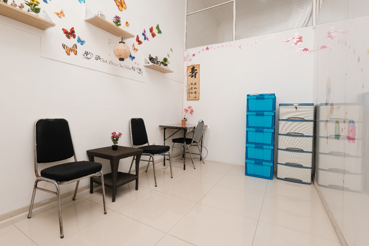 JUAL Perum NIRWANA EKSEKUTIF Rumah bentuk Kantor Surabaya Timur