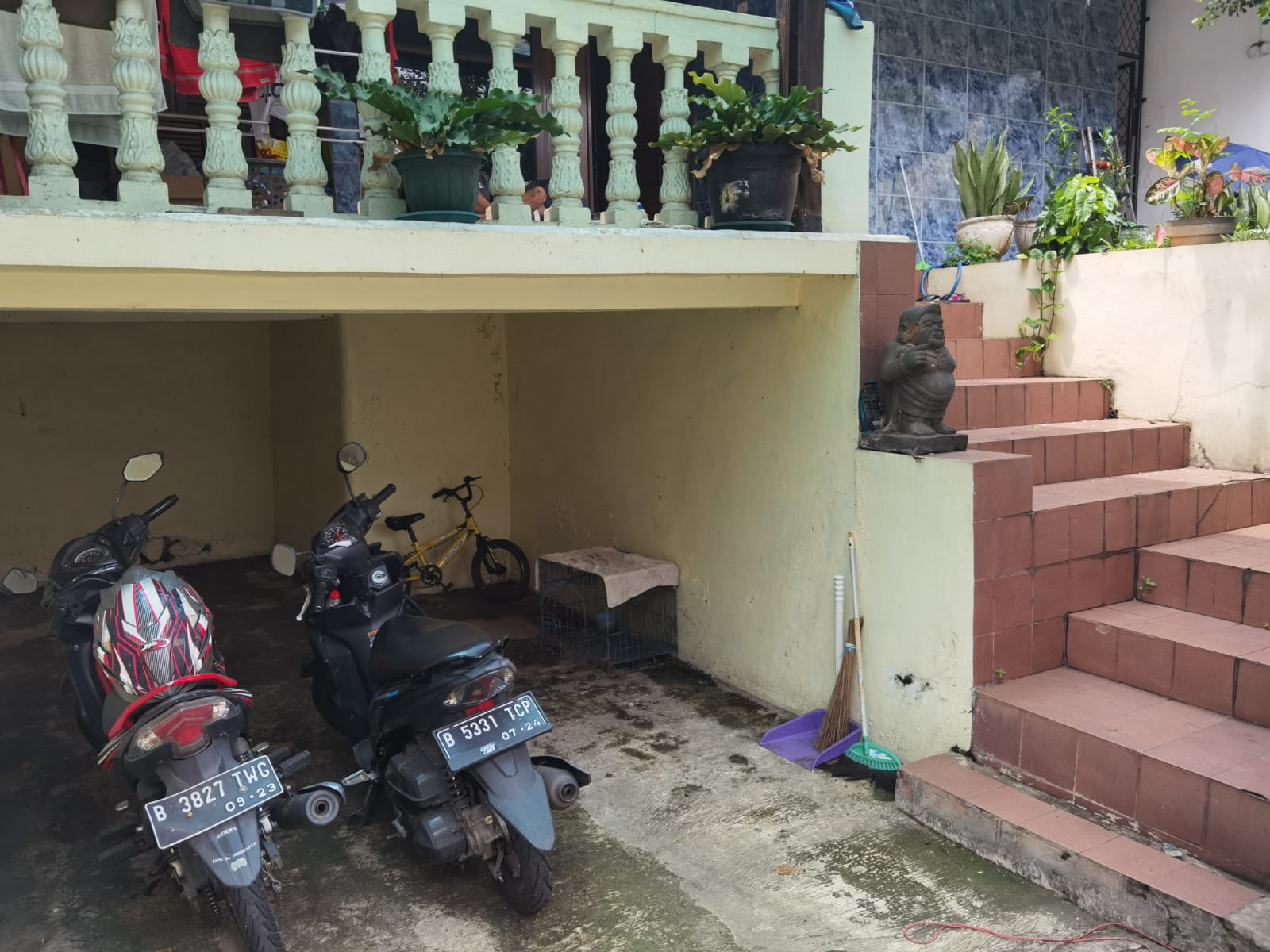 Dijual rumah Ajb komplek  lama 1 lantai di Pondok Bambu