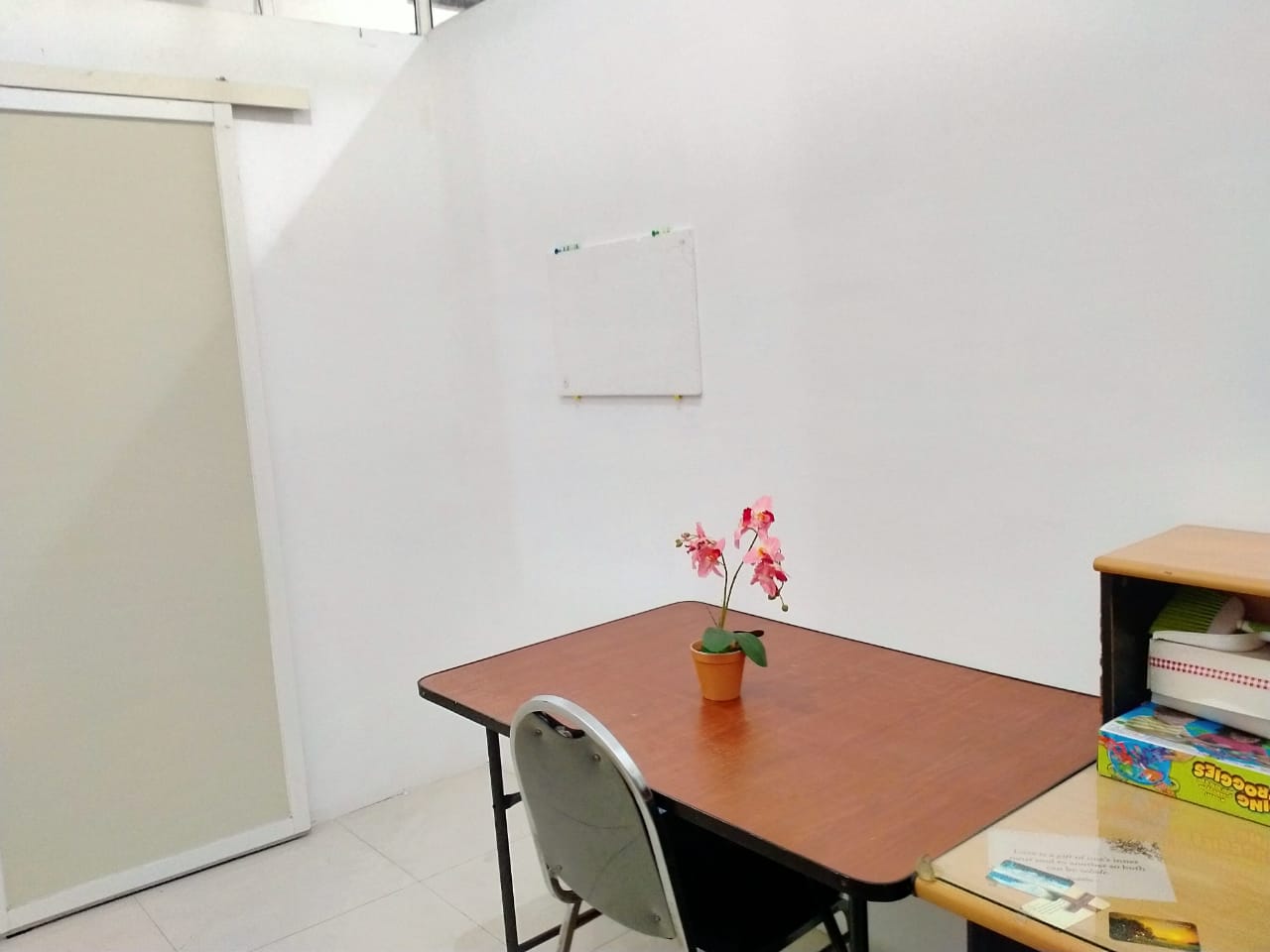SEWA Perum NIRWANA EKSEKUTIF Rumah bentuk Kantor Surabaya Timur