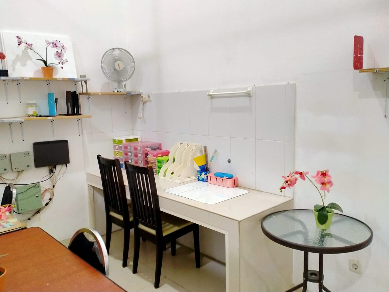 JUAL Perum NIRWANA EKSEKUTIF Rumah bentuk Kantor Surabaya Timur