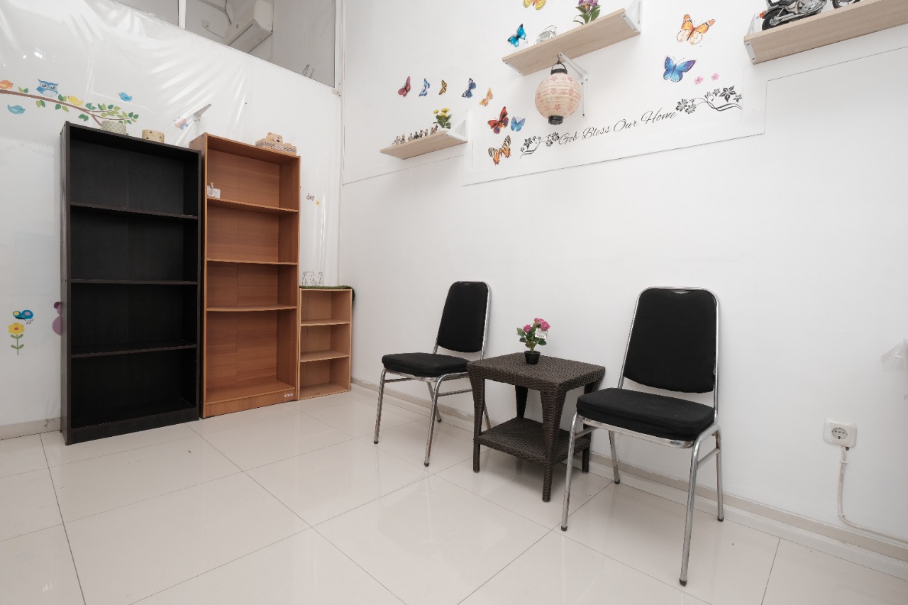 JUAL Perum NIRWANA EKSEKUTIF Rumah bentuk Kantor Surabaya Timur
