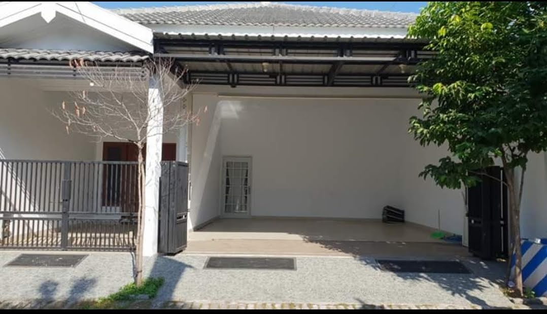 Disewakan rumah usaha/ruko di surabaya