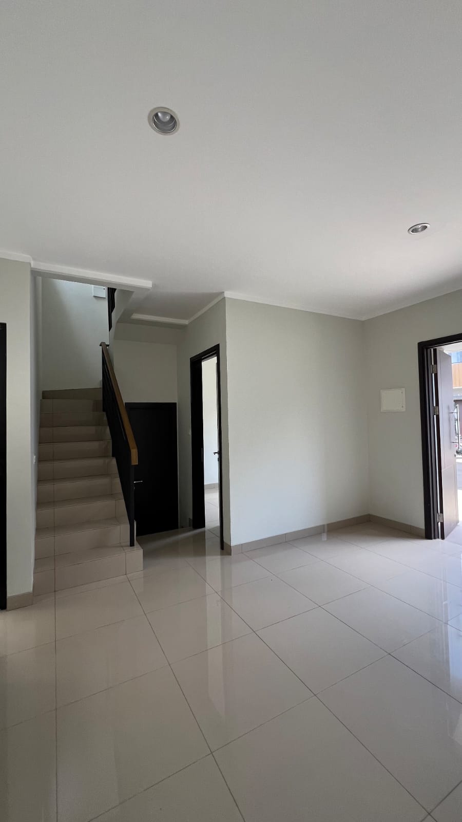 Disewa rumah siaphuni di Summarecon Crown Gading Cluster Regia