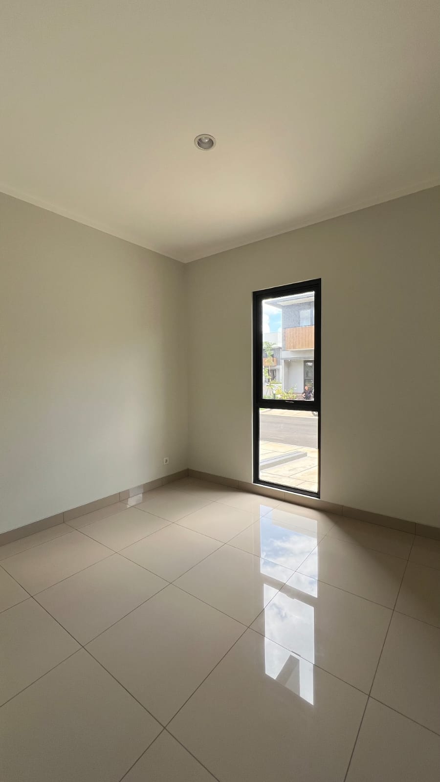 Disewa rumah siaphuni di Summarecon Crown Gading Cluster Regia