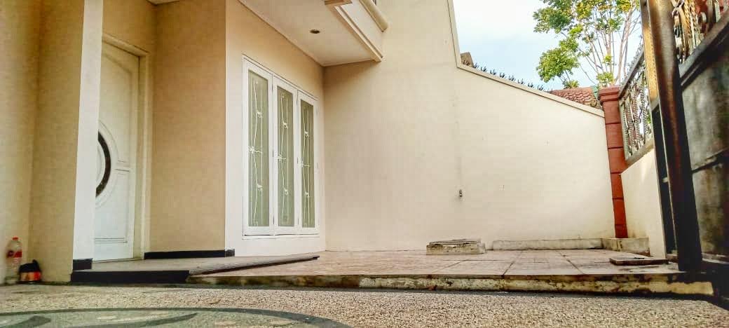 *Jual Rumah 2 Lantai DUKUH KUPANG TIMUR Surabaya*