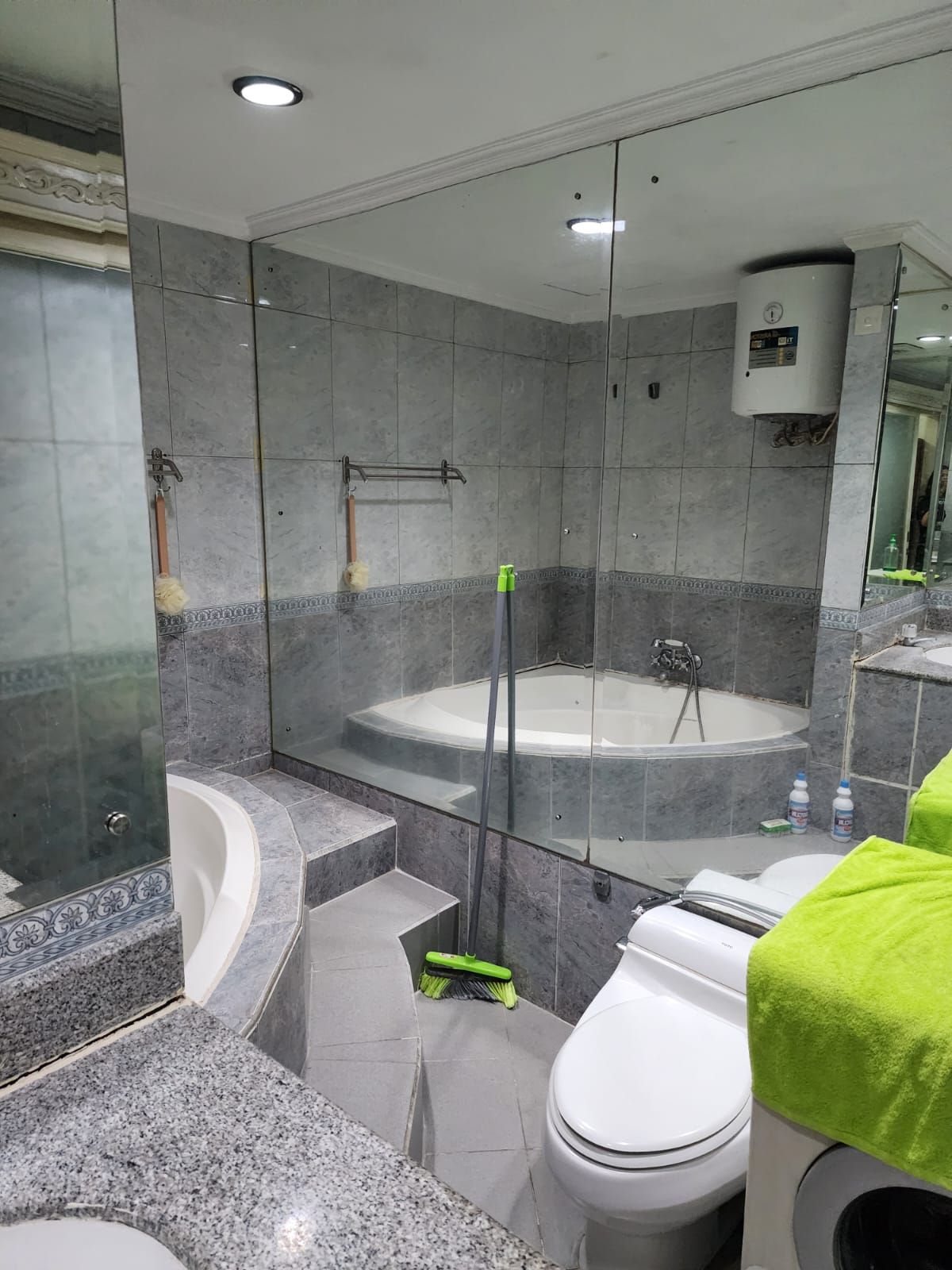 Dijual/Disewa apartemen Gading Mediterania furnished 3BR