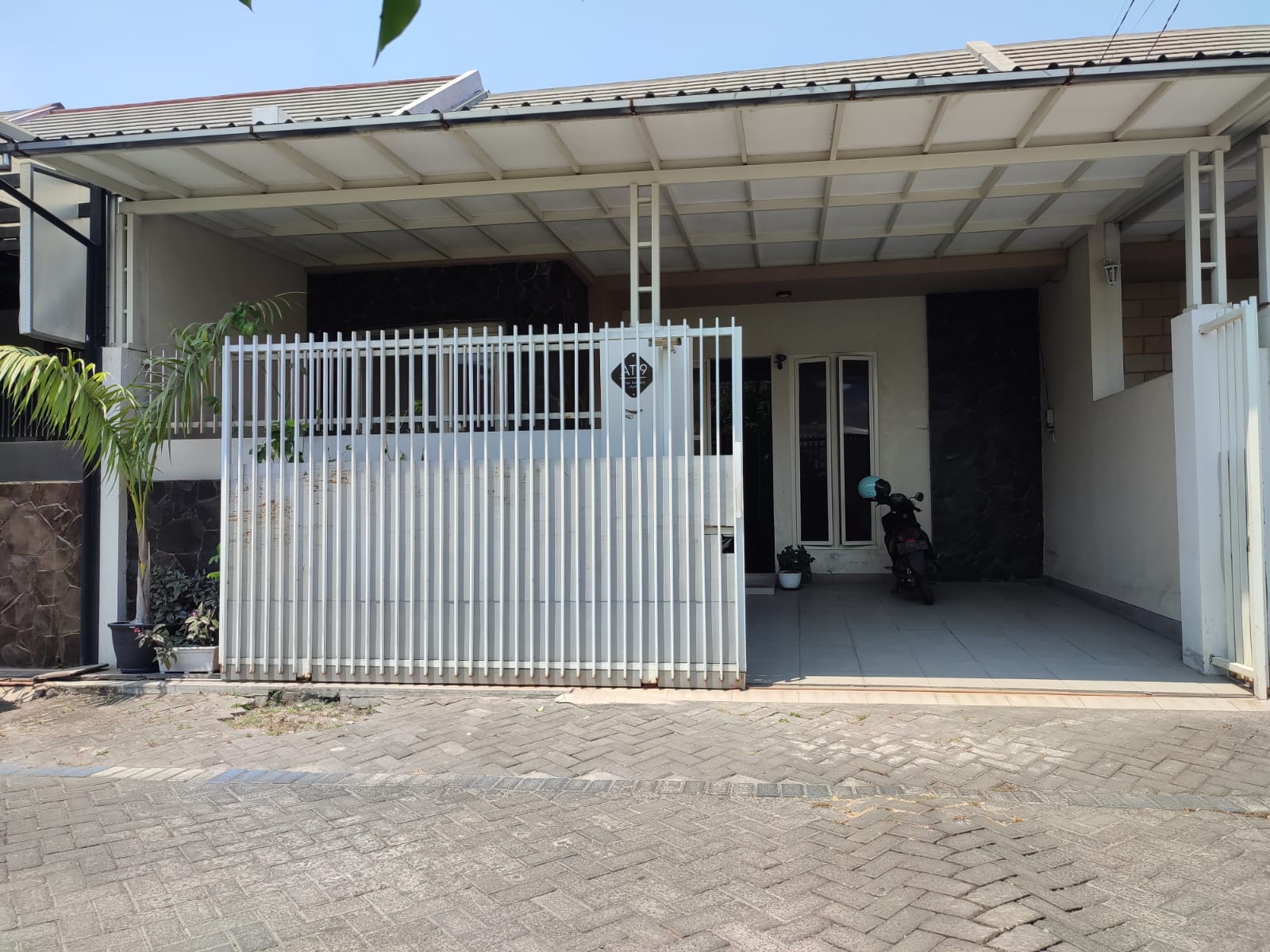 rumah dijual griya kebraon utama surabaya