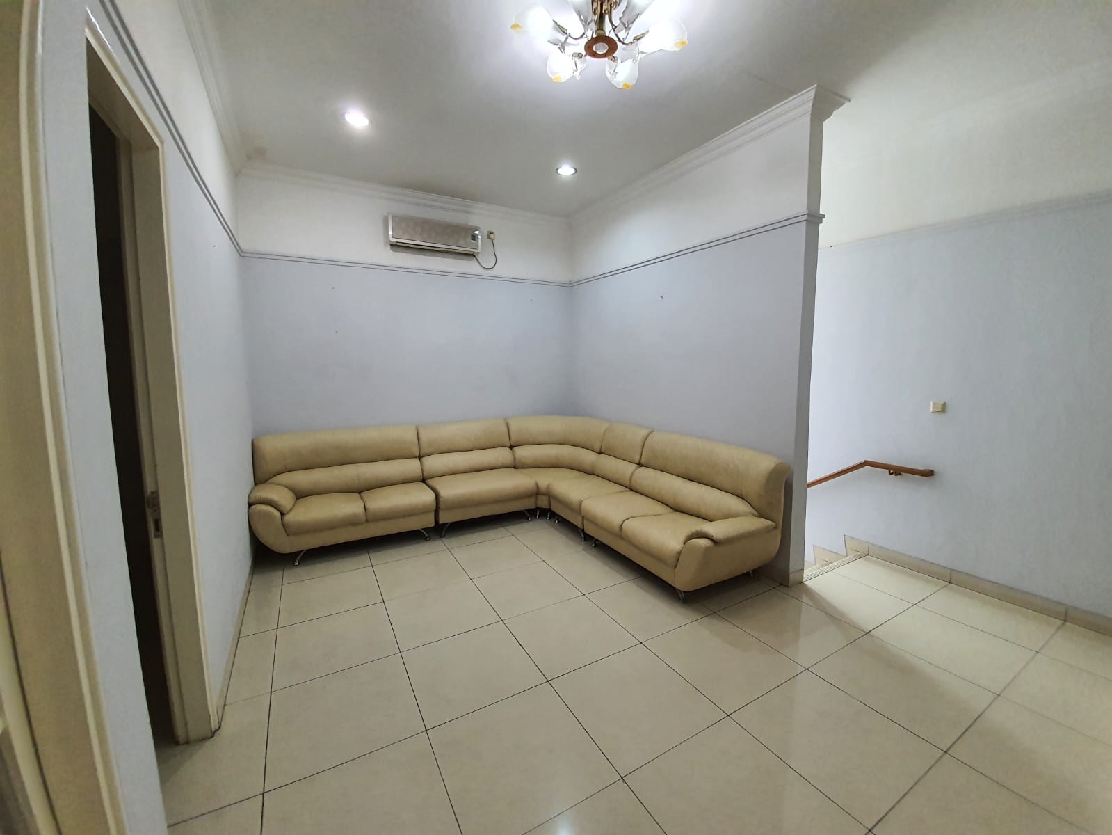 Disewa rumah furnished di The Riviera Garden Kelapa Gading