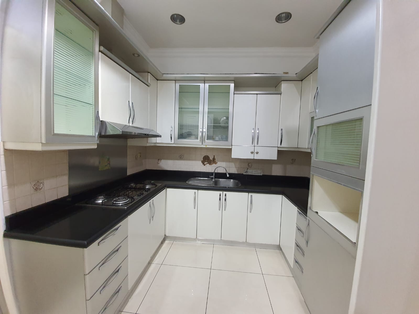 Disewa rumah furnished di The Riviera Garden Kelapa Gading