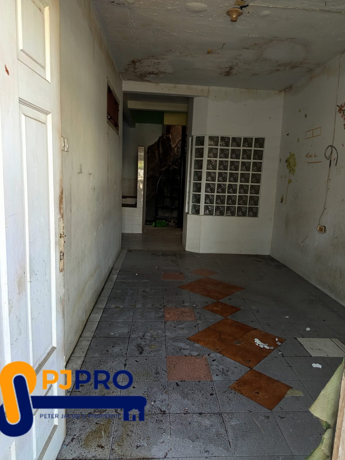 Dijual Rumah 2lantai Hadap Barat di Taman Harapan Baru Bekasi