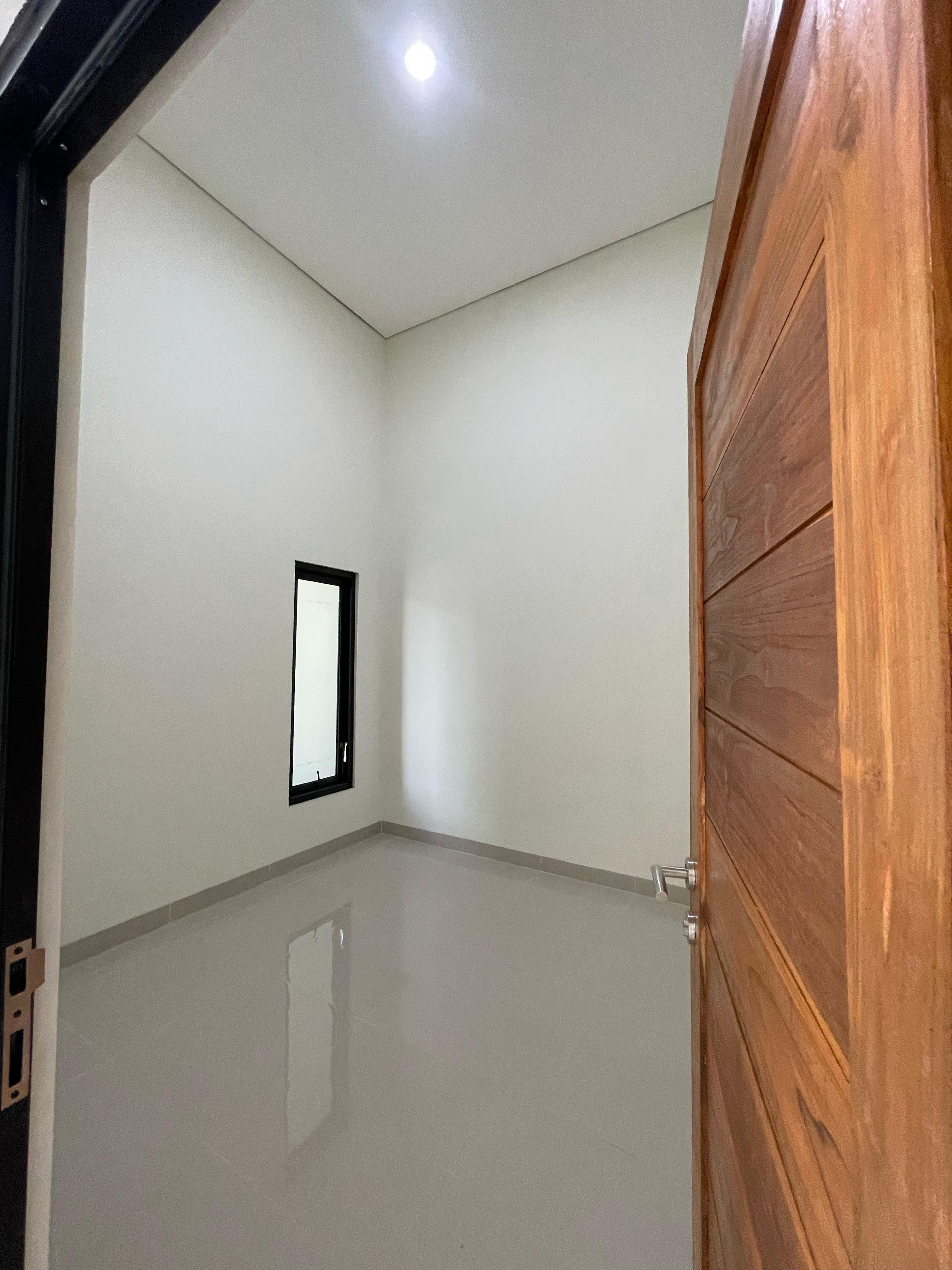 RUMAH 3 KAMAR TIDUR DI UTARA PASAR GODEAN BISA KPR