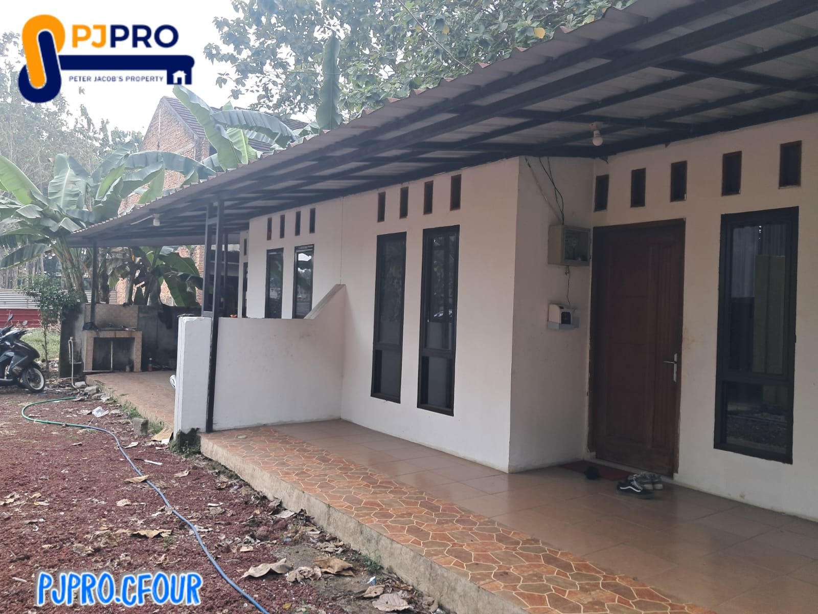 Dijual Rumah dengan Lahan Luas Siap Pakai di Mustikajaya Bekasi