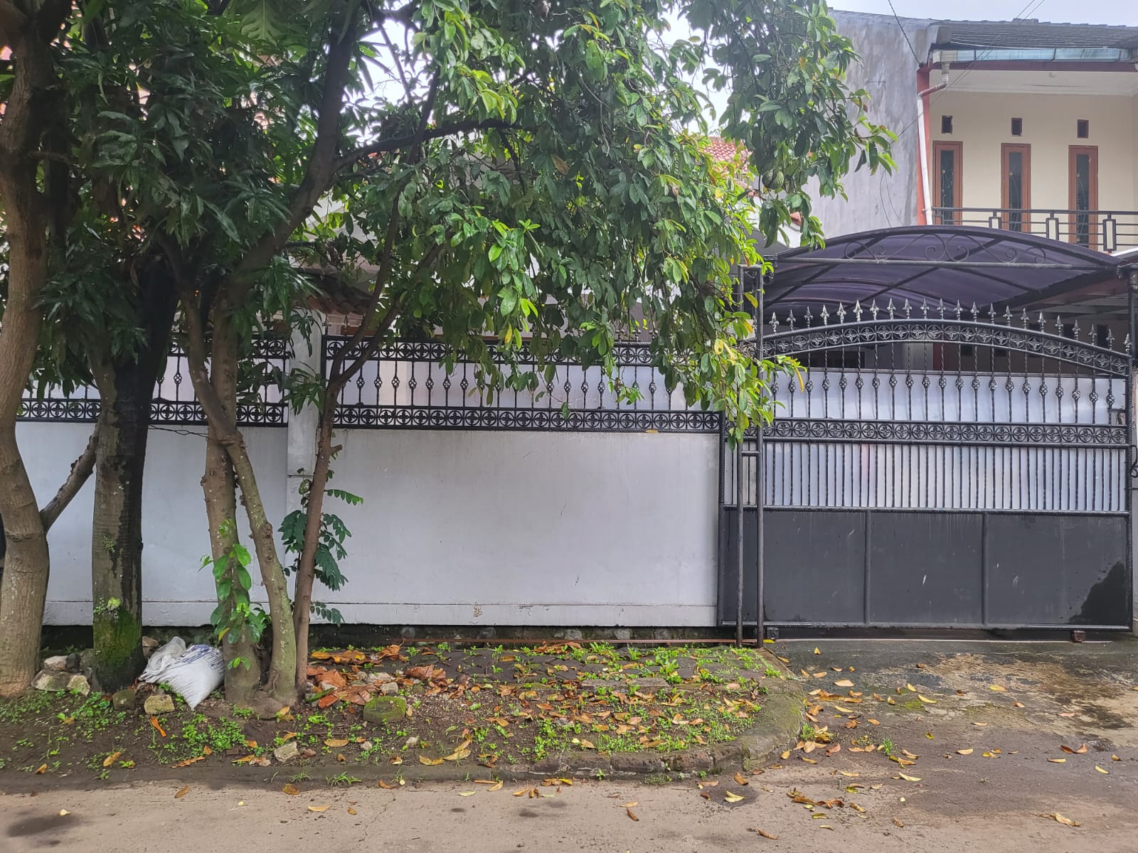 Rumah nyaman terawat strategis di Bumi Panyawangan Cileunyi