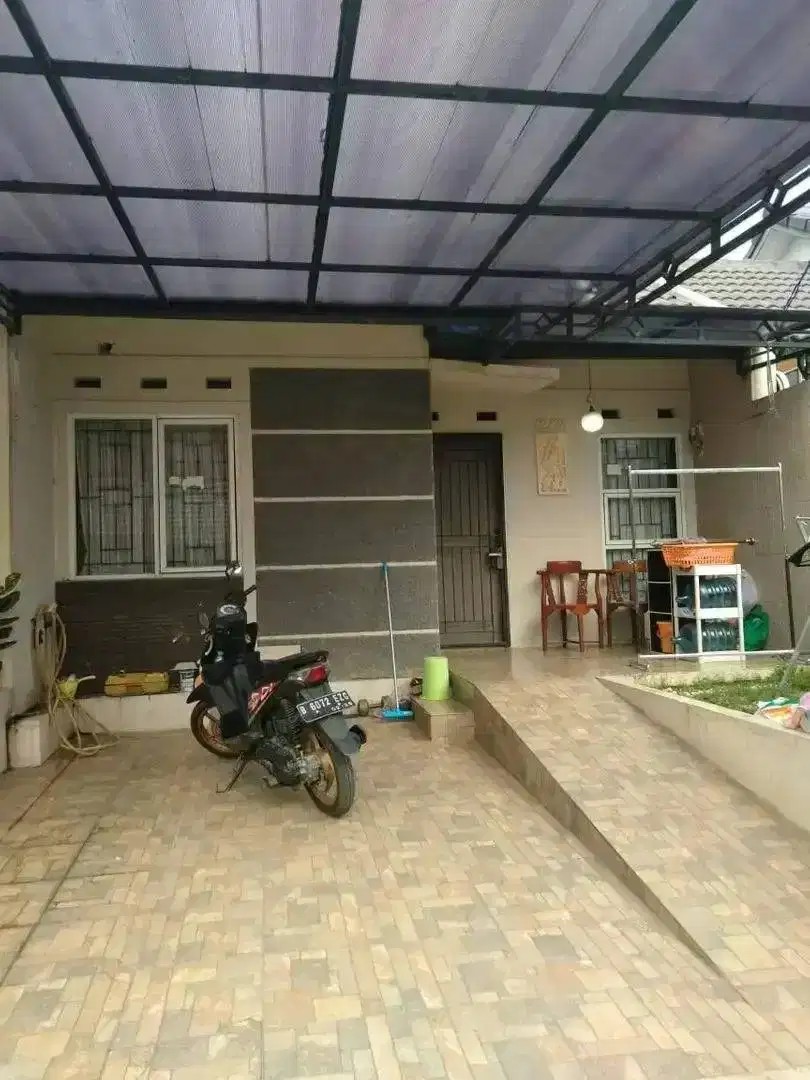 Di Jual rumah di Depok dekat stasiun kereta Api