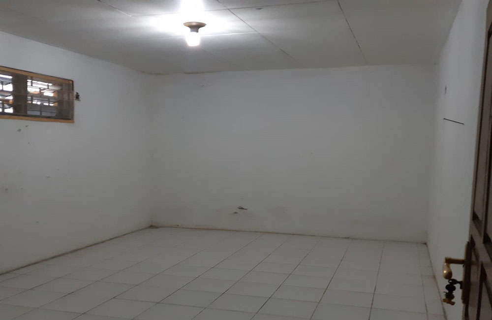 Rumah 3 Kamar Tidur 2 Kamar Mandi Dekat Toserba Griya Arcamanik