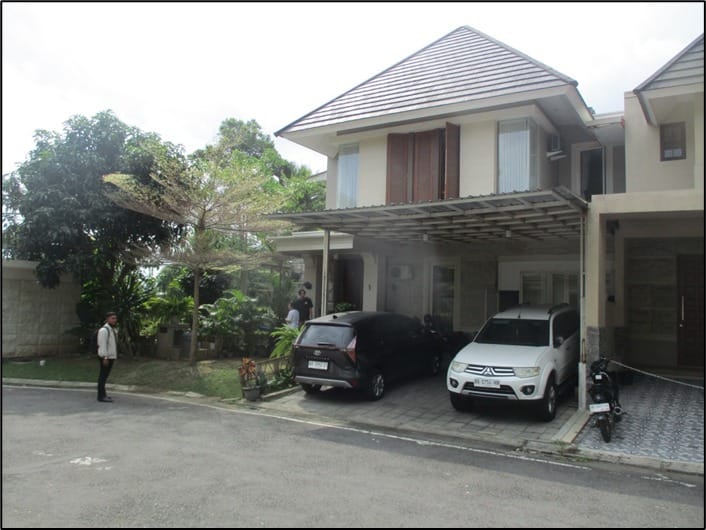 DIJUAL RUMAH SETENGAH HARGA DI PERUMAHAN CITRA GRAND MUTIARA