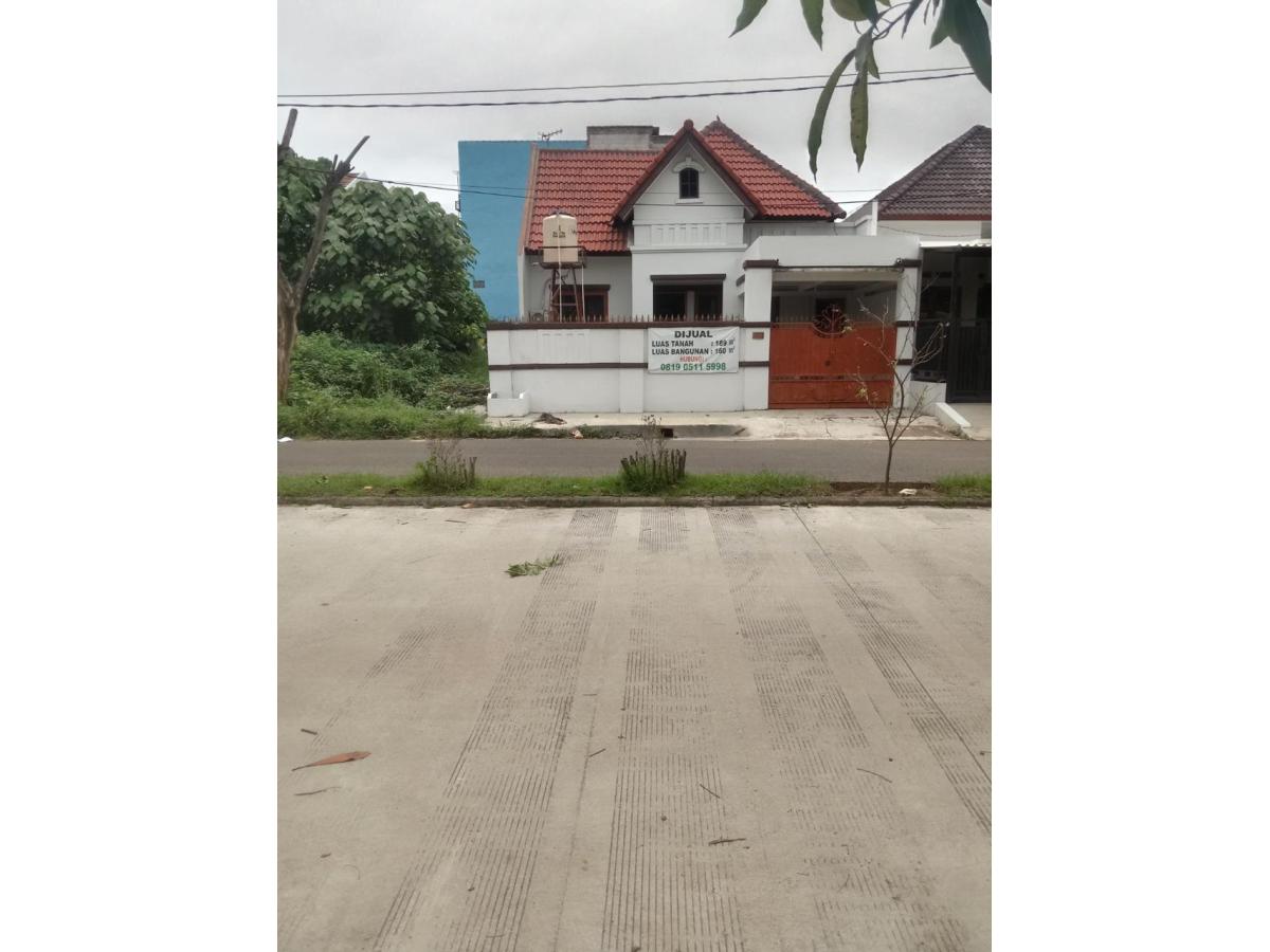 Jual Rumah Strategis Perumahan Taman Sentosa, Cikarang Selatan