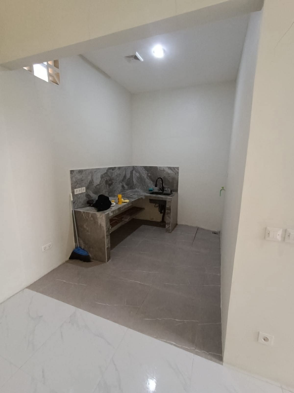 DISEWAKAN RUMAH SENTRALAND BOULEVARD PARUNG PANJANG BSD