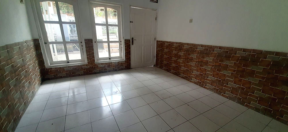 Rumah 2 Kamar Tidur 2 Kamar Mandi Dengan Carport di Cijambe Bdg