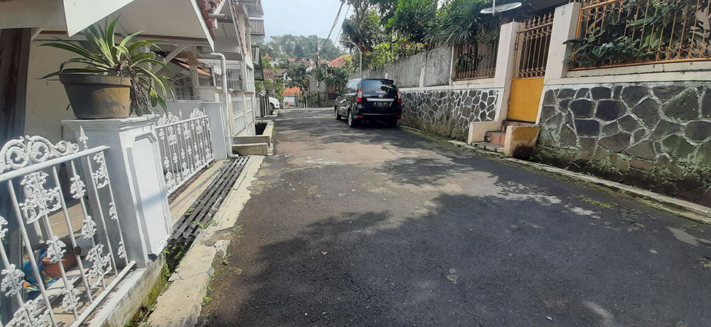 Rumah 2 Kamar Tidur 2 Kamar Mandi Dengan Carport di Cijambe Bdg