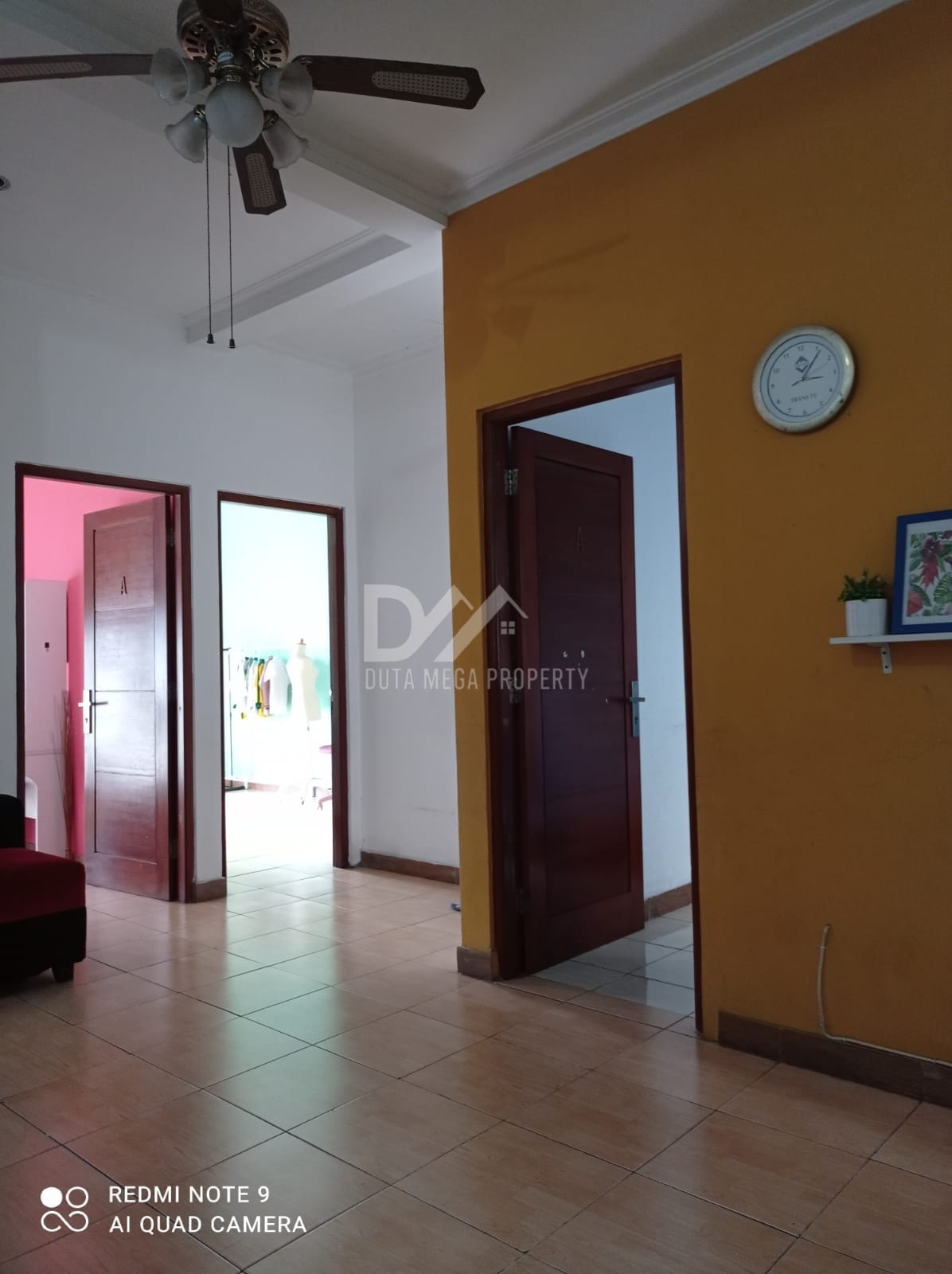 Rumah 2,5 Lantai + Rooftop di Komplek DKI – Joglo, Jakarta Barat