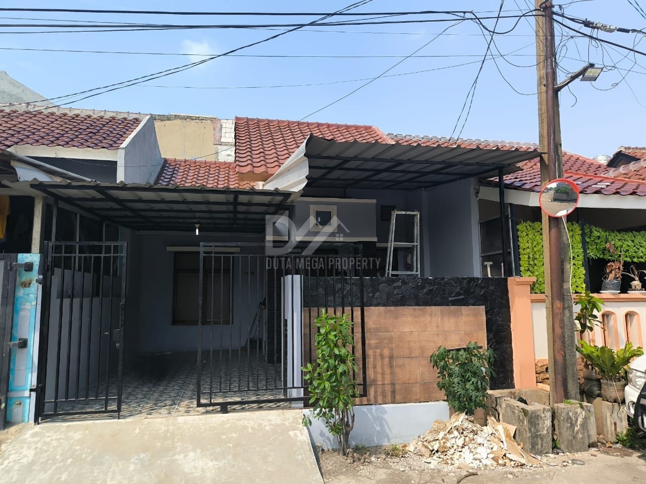 Dijual Rumah Renovasi Total di Simprug Poris – Cipondoh, Tangera