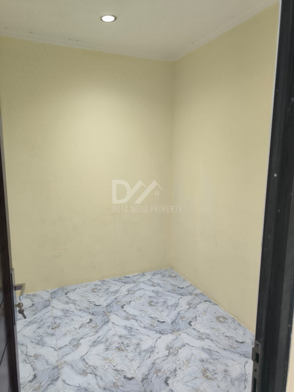 Dijual Rumah Renovasi Total di Simprug Poris – Cipondoh, Tangera