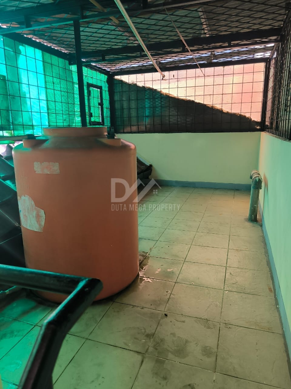 Dijual Rumah Renovasi Total di Simprug Poris – Cipondoh, Tangera
