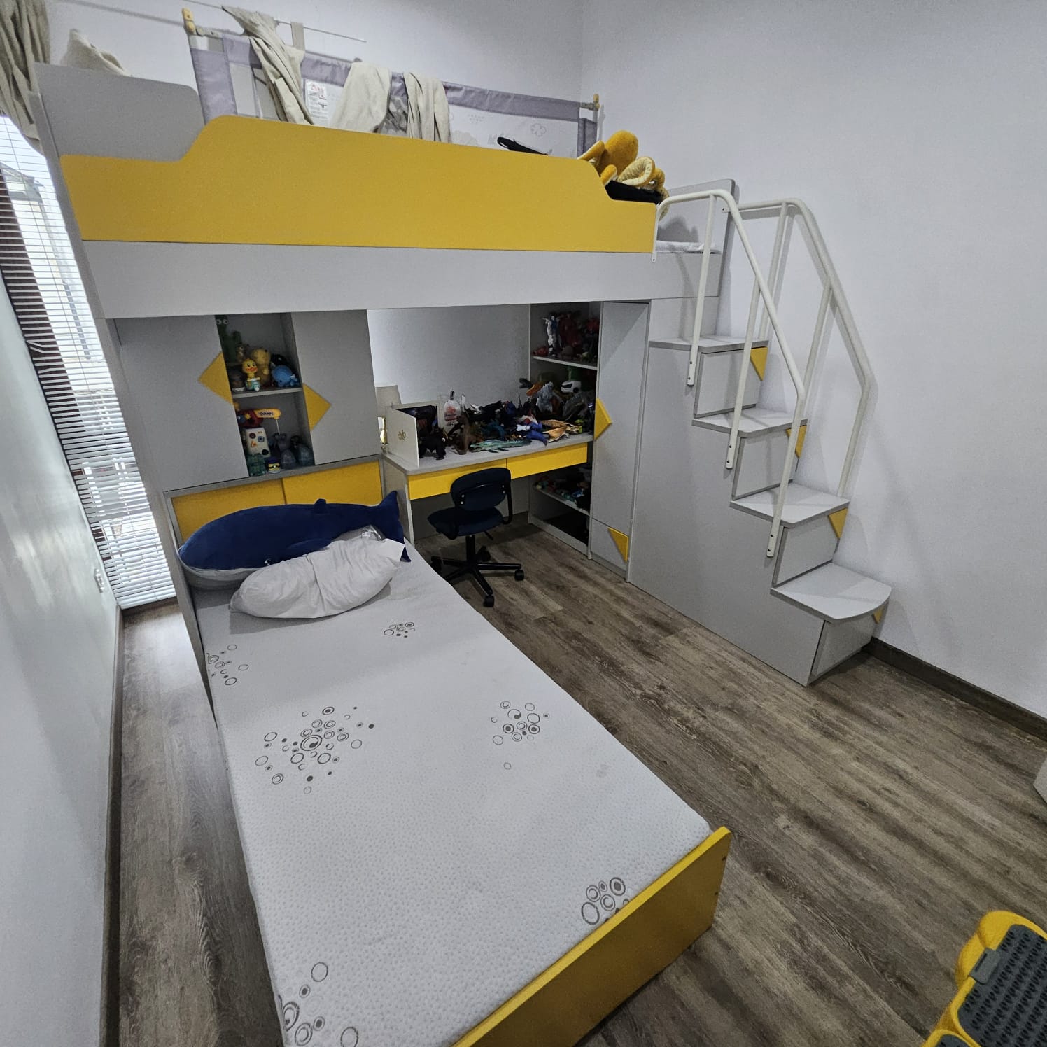 Dijual rumah mewah cluster ada Swimming Pool di Metland Menteng