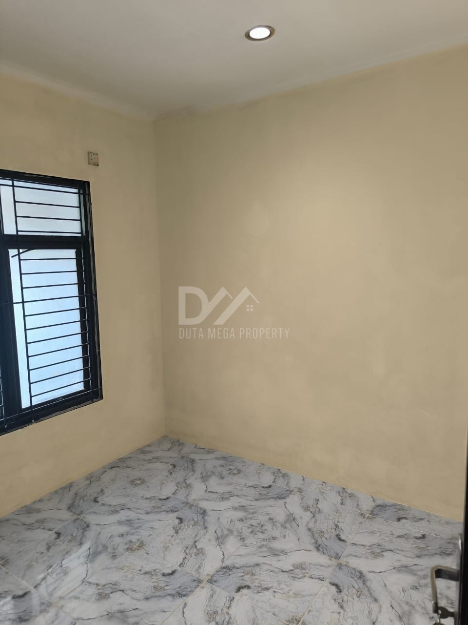 Dijual Rumah Renovasi Total di Simprug Poris – Cipondoh, Tangera