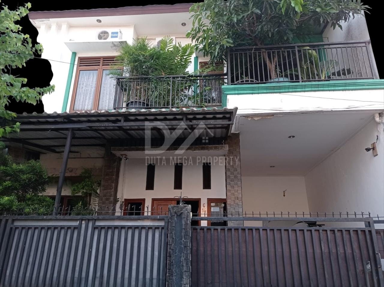 Rumah 2,5 Lantai + Rooftop di Komplek DKI – Joglo, Jakarta Barat