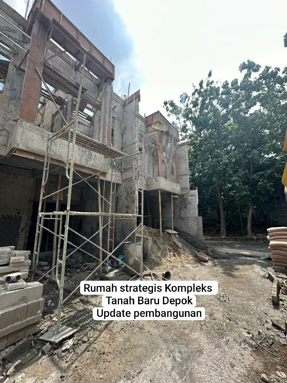 Rumah strategis kompleks Tanah Baru Depok dekat tol Kukusan