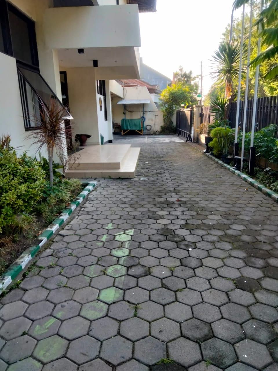 Jual Rumah Kantor Jl. RAYA SARONOJIWO , Panjang Jiwo Surabaya
