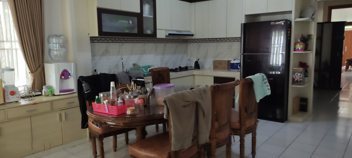 Rumah Utk Villa Guest House Home Stay di Jl. Kol. Masturi Cimahi