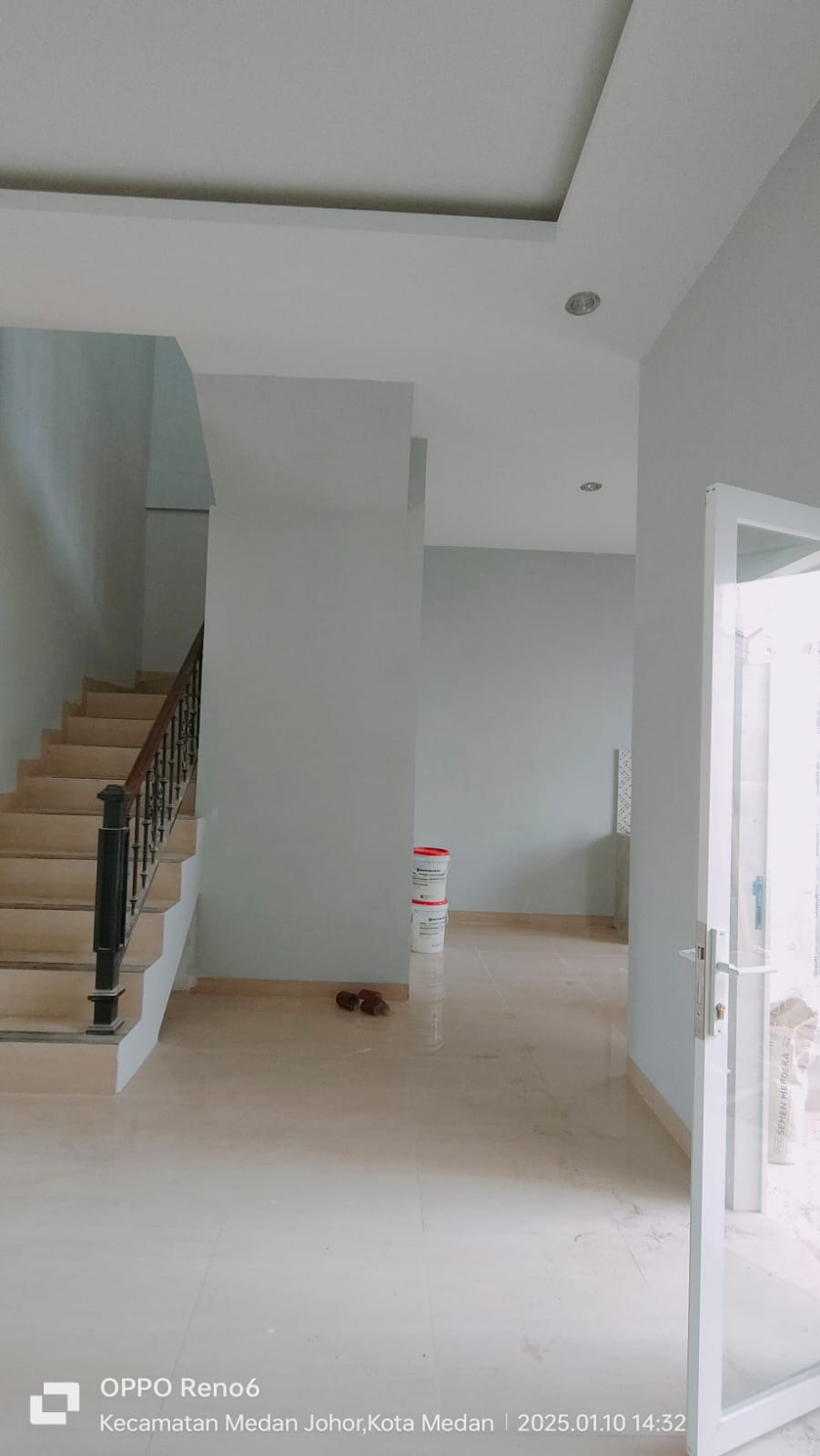 dijual rumah 2 lantai di jalan stm kawasan simpang limun