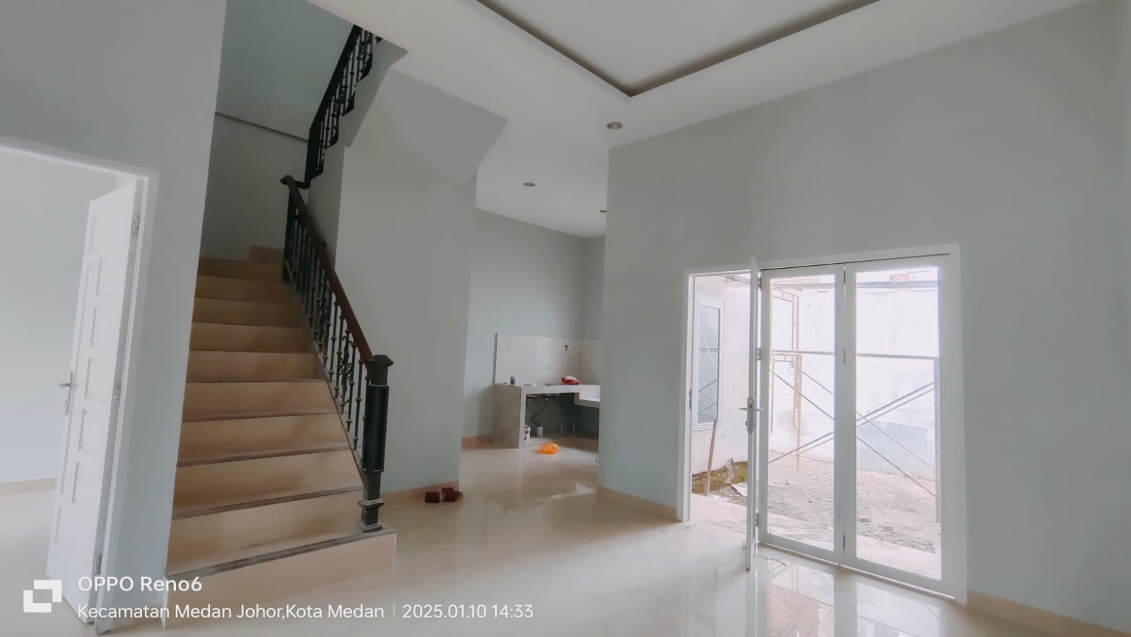 dijual rumah 2 lantai di jalan stm kawasan simpang limun