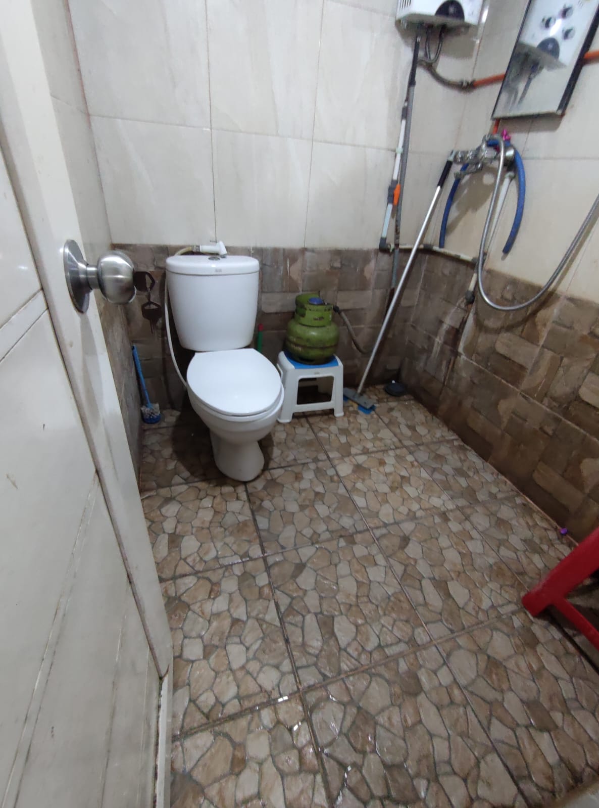Dijual rumah siap huni di area Sentiong-Percetakan Negara