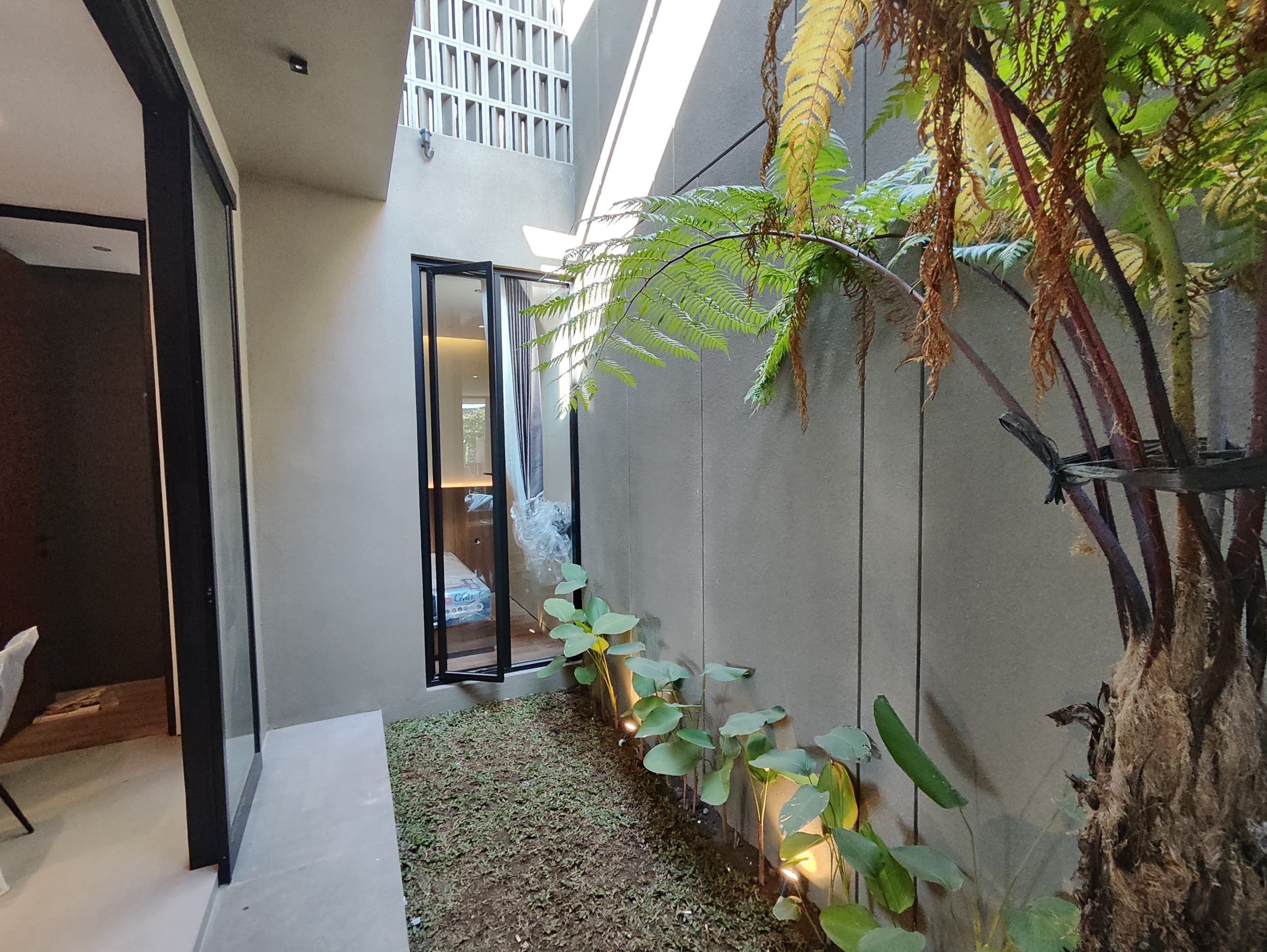 TERBTAS!! RUMAH FURNISH 2 LANTAI DI PUSAT KOTA JOGJA