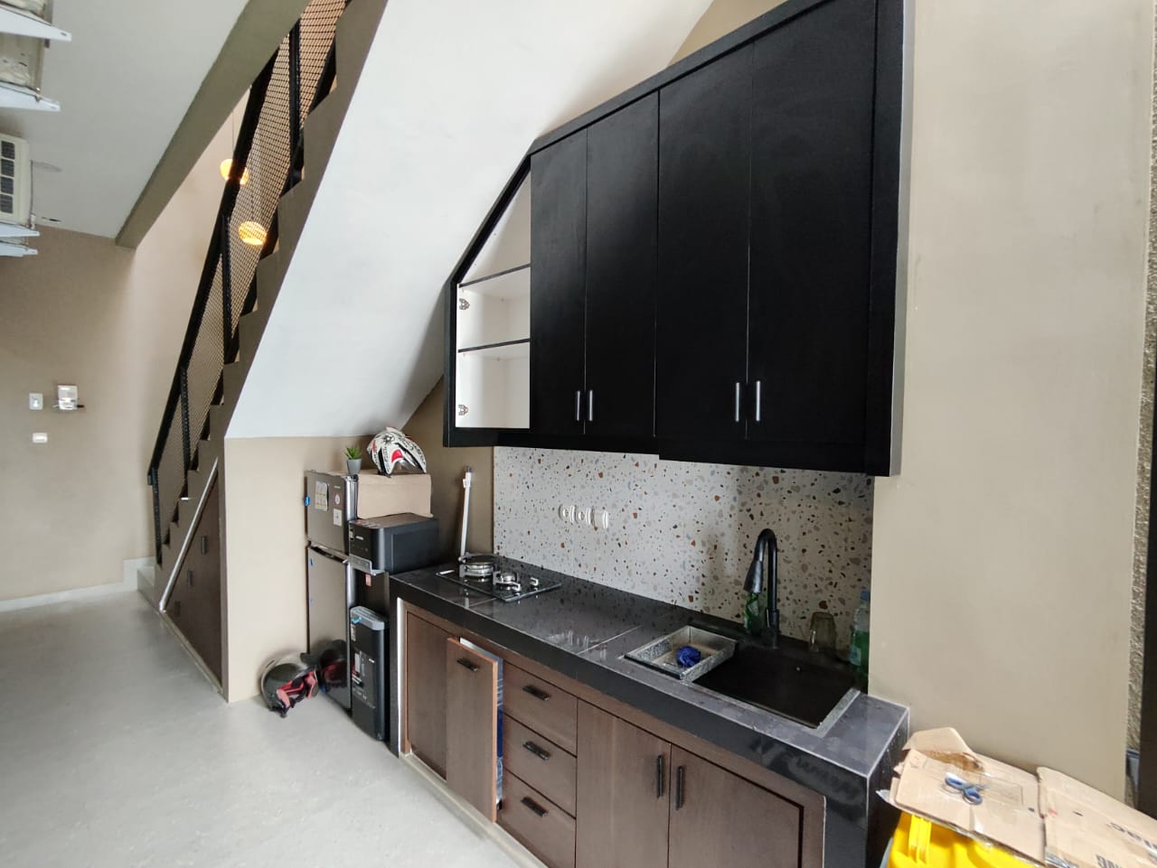 DIJUAL KOST DEKAT KAMPUS UII CUMA 1 M-AN SAJA