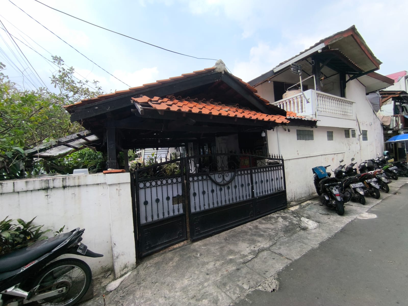 Dijual rumah siap huni di area Sentiong-Percetakan Negara