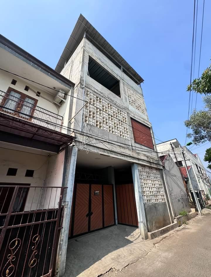 Dijual rumah kost 14 kamar di Pondok Kelapa, Kalimalang, Jakarta