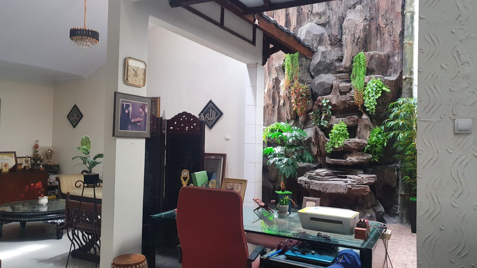 Dijual rumah siap huni di Area Cempaka Putih Timur Jakarta Pusat