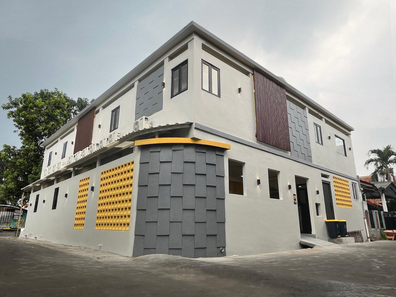 Dijual rumah kost baru dalam komplek di Jurang Manggu Timur