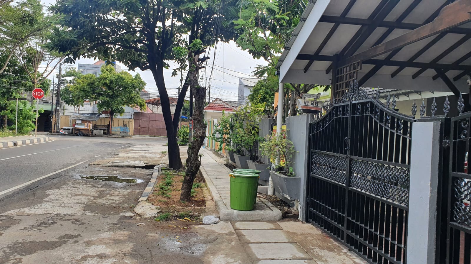 Dijual rumah siap huni di Area Cempaka Putih Timur Jakarta Pusat