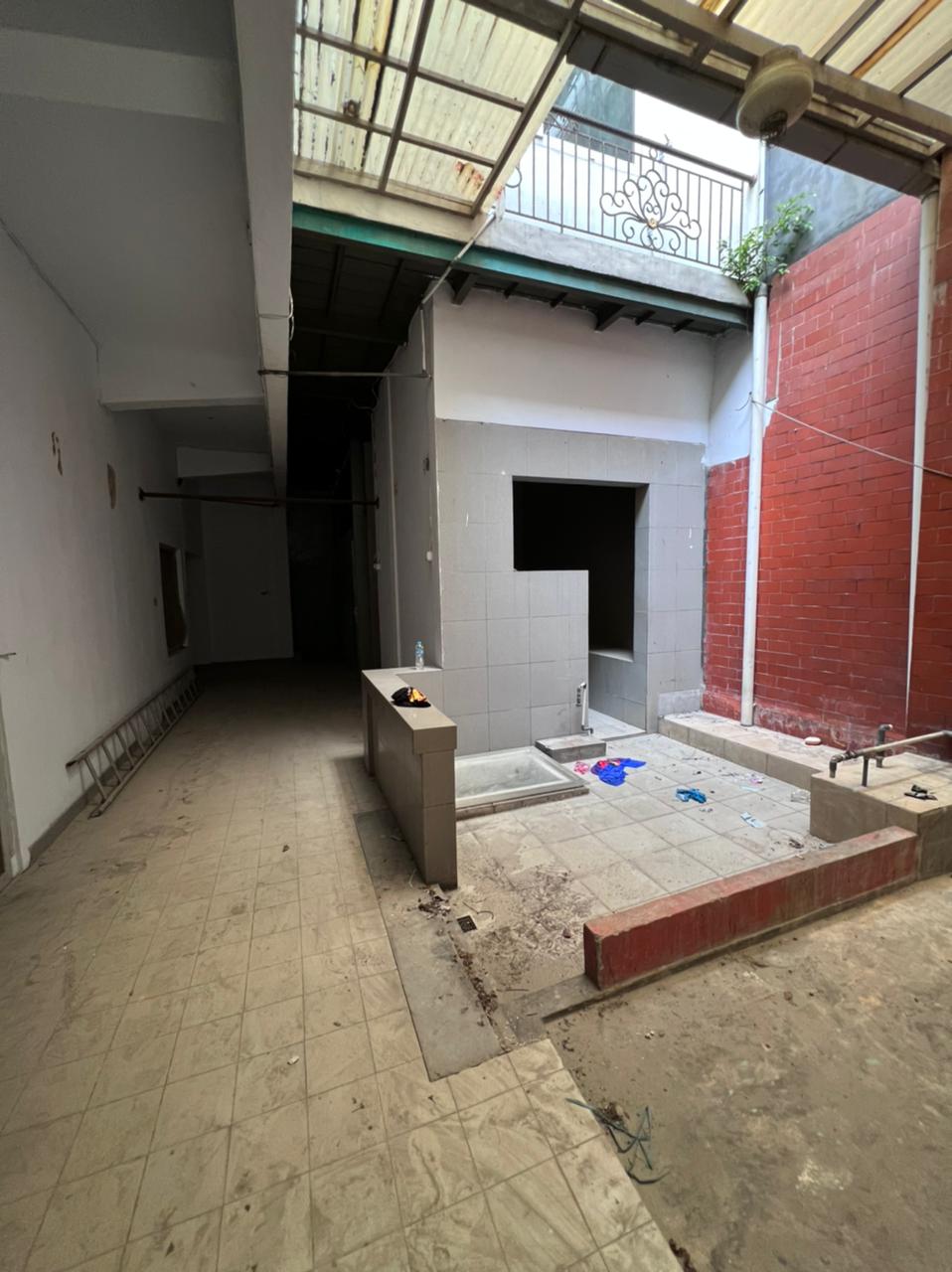 Dijual ruko gandeng area Pasar Baru, Sawah Besar, Jakarta Pusat