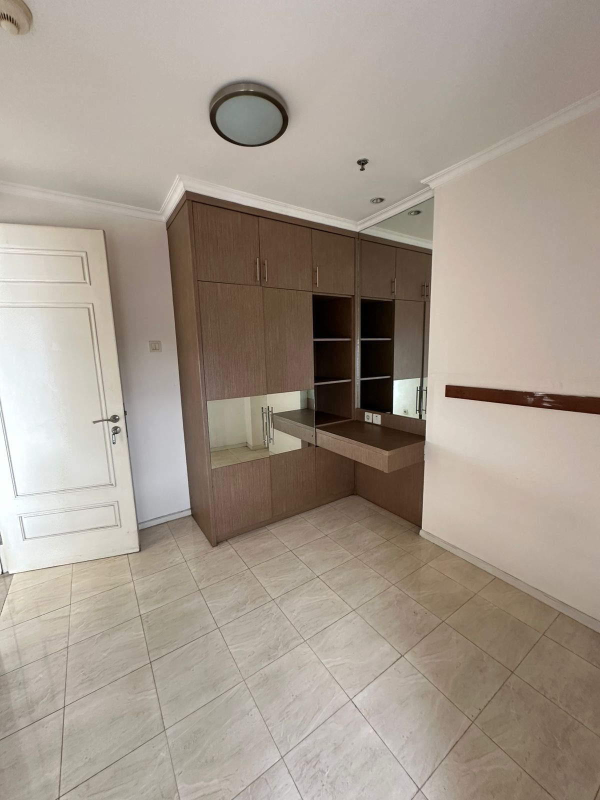 Dijual apartemen 2 plus 1 bedrooms Sudirman Fx