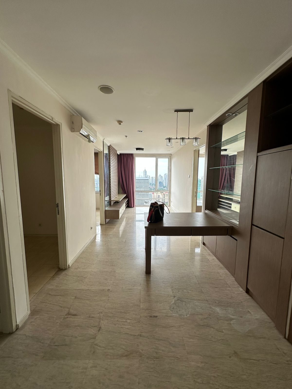 Dijual apartemen 2 plus 1 bedrooms Sudirman Fx
