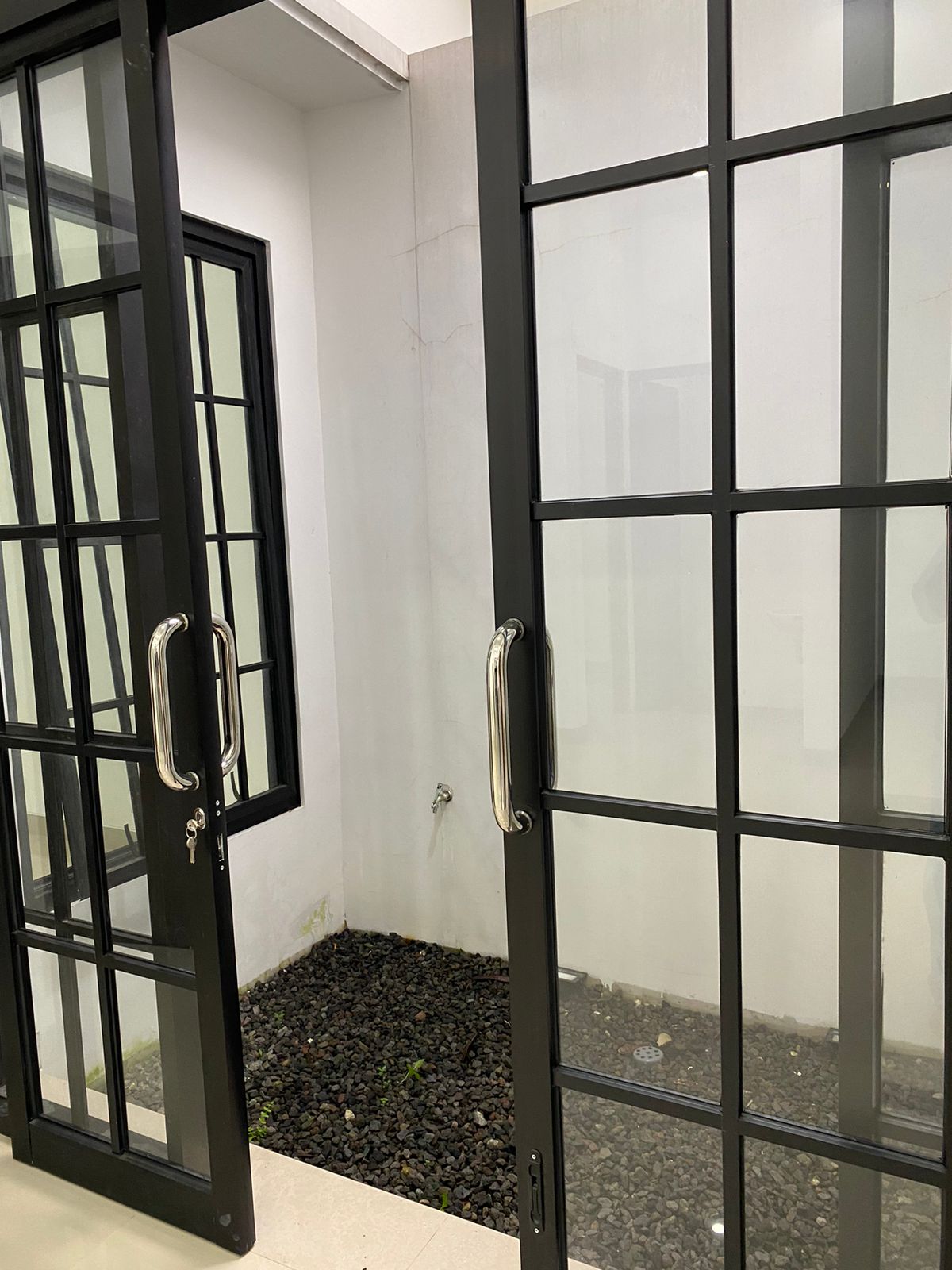 DIJUAL RUMAH SIAP HUNI KONSEP CLASSIC MODERN DI JAKAL KM 13