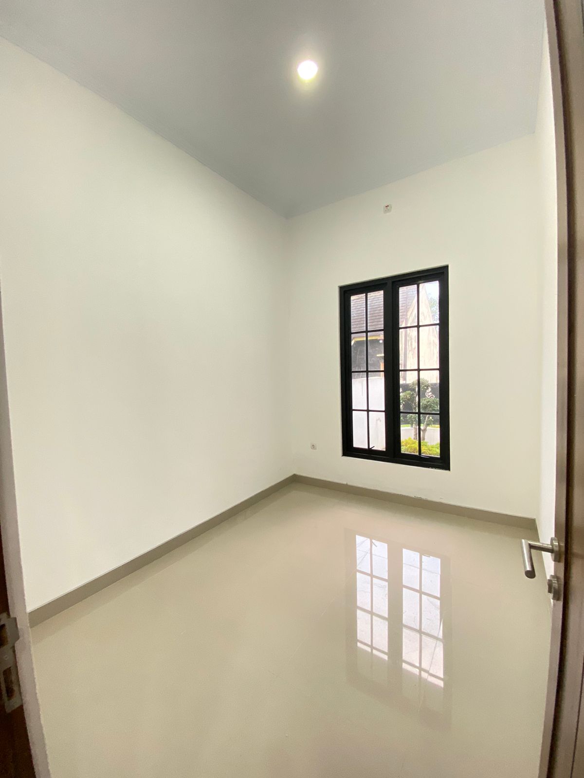 DIJUAL RUMAH SIAP HUNI KONSEP CLASSIC MODERN DI JAKAL KM 13