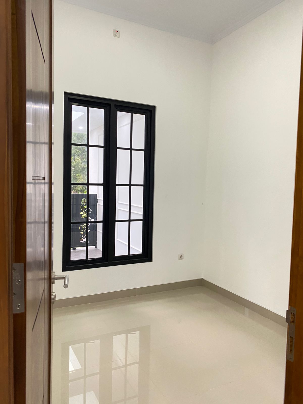 DIJUAL RUMAH SIAP HUNI KONSEP CLASSIC MODERN DI JAKAL KM 13